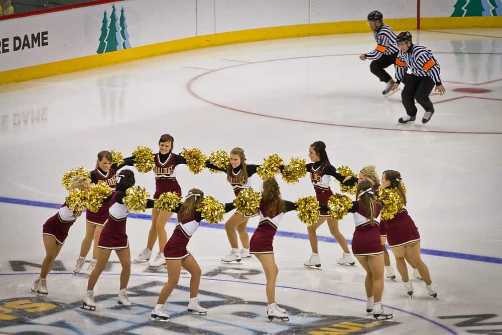 does ice hockey have cheerleaders