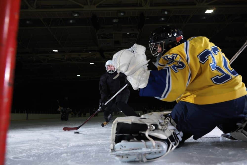 why hockey players have beards