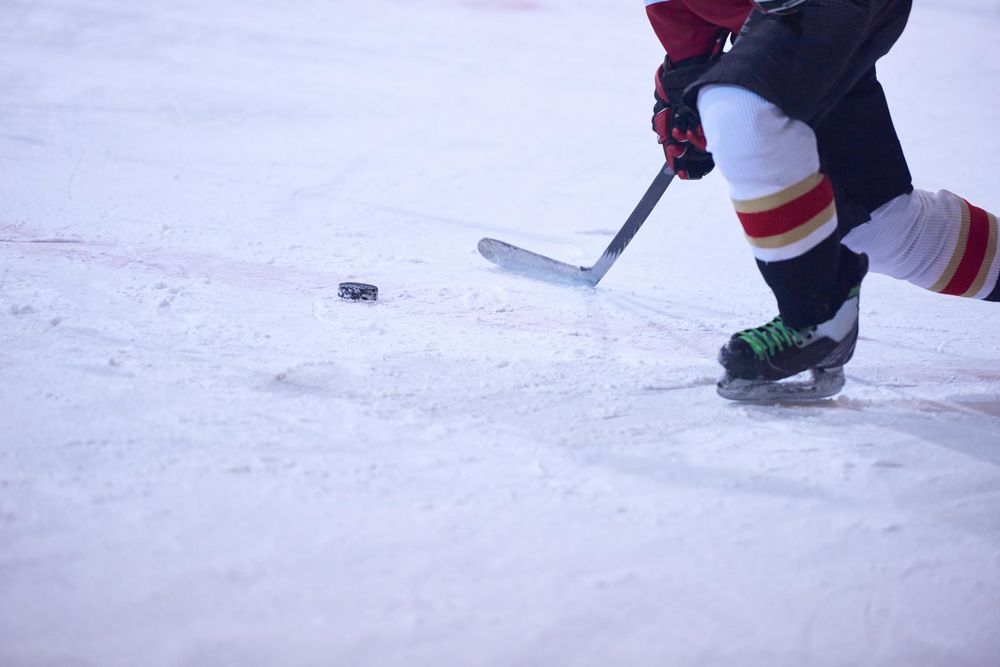 Difference between inline ice hockey